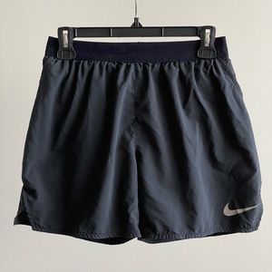 NIKE Dri-Fit Stride Running Shorts (S)